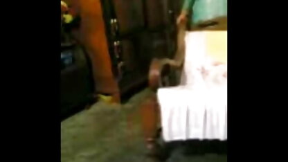 गंजा सैसी अजनबी धावक में लेगिंग में सार्वजनिक पार्क सेक्सी फिल्म फुल एचडी में
