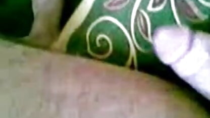 सुंदर बारटेंडर के एक पिक और उसे बार काउंटर पर सेक्सी एचडी फुल मूवी