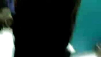सुंदर श्यामला सेक्सी फुल फिल्म एचडी आधे घंटे के साथ खुद को fucks एक dildo