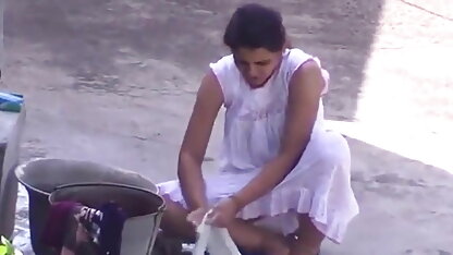 आर्य फेय उसे मलाशय के अंदर अपने सेक्सी मूवी फुल एचडी मुर्गा डालने के लिए उसके नितंबों फैलता है