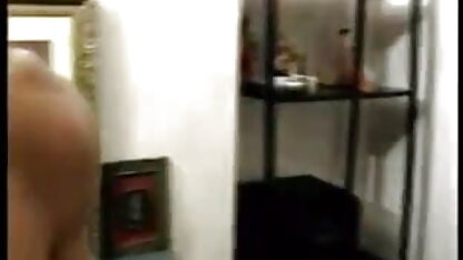 येकातेरिनबर्ग से नशे में बूढ़े आदमी वोदका की एक सेक्सी फिल्म मूवी फुल एचडी बोतल के लिए गंदा मुर्गा बेकार है
