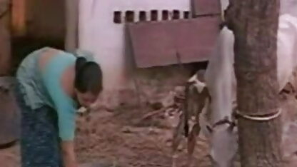 आदमी युवा उज़्बेक बाजार से अपनी कार सनी लियोन का बीएफ फुल एचडी मूवी में