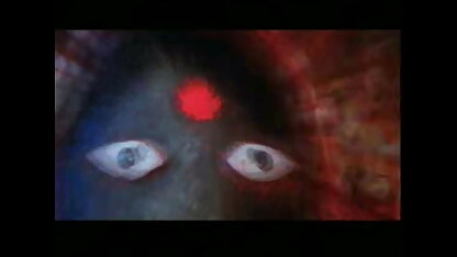 सुनहरे बालों वाली कोर्सेट और लेटेक्स में गैस मास्क में सेक्सी पिक्चर फुल एचडी मूवी शॉवर