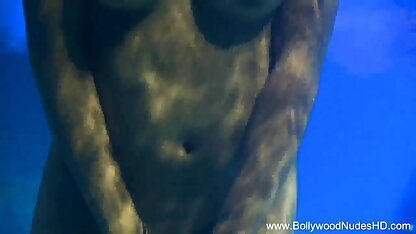 माँ बेटियों हिंदी सेक्सी फिल्म फुल एचडी से पता चलता है कैसे एक मोटी मुर्गा चूसना करने के लिए